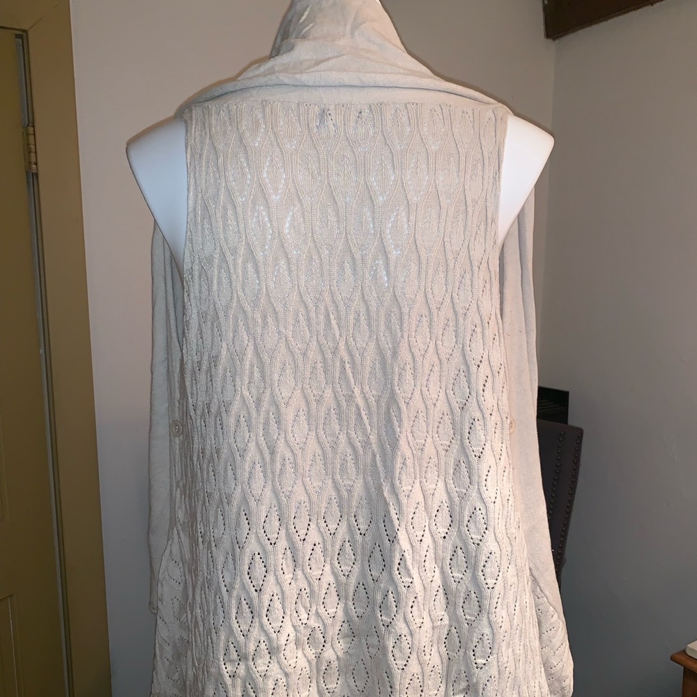 NY&Co Pretty Sweater Vest